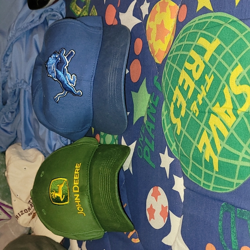 JOHN DEERE & DETROIT LIONS HATS